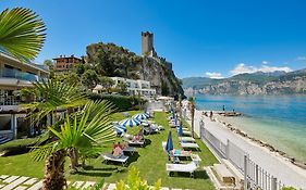 Hotel Castello Lake Front